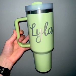 40 oz handled tumbler with lid and straw!